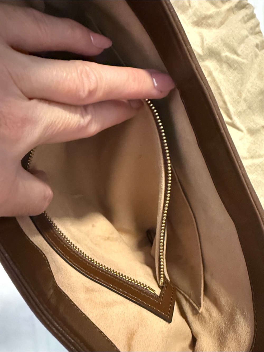 Gucci Brown GG Supreme Shoulder Bag with Green-Red Web - Picture 13 of 16